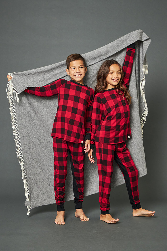 Ava is 9 years old, 4'9" tall and is wearing a size 9/10. Marcus is 8 years old, 4'7" tall and is wearing a size 7/8