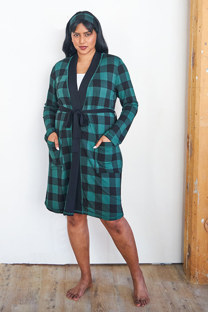 Chin is 5'9", typically wears a size 10/12 and is wearing a size large