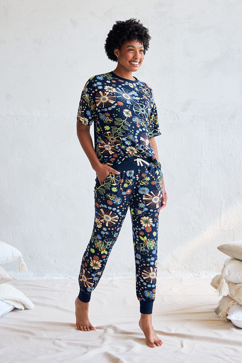 Alex is 5'11", typically wears a size 8/10 and is wearing a size medium