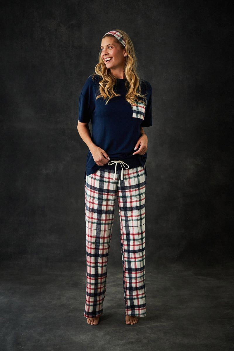 Amber is 5'9", typically wear a size 6 and is wearing a size medium