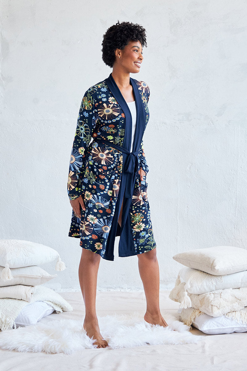 Alex is 5'11", typically wears a size 8/10 and is wearing a size medium