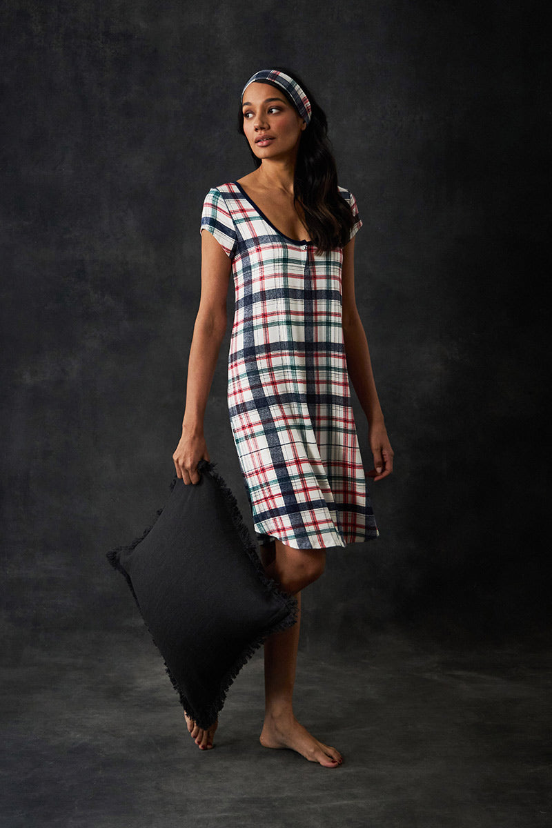 Pardeep is 5'8", typically wears a size 0 and is wearing a size XS