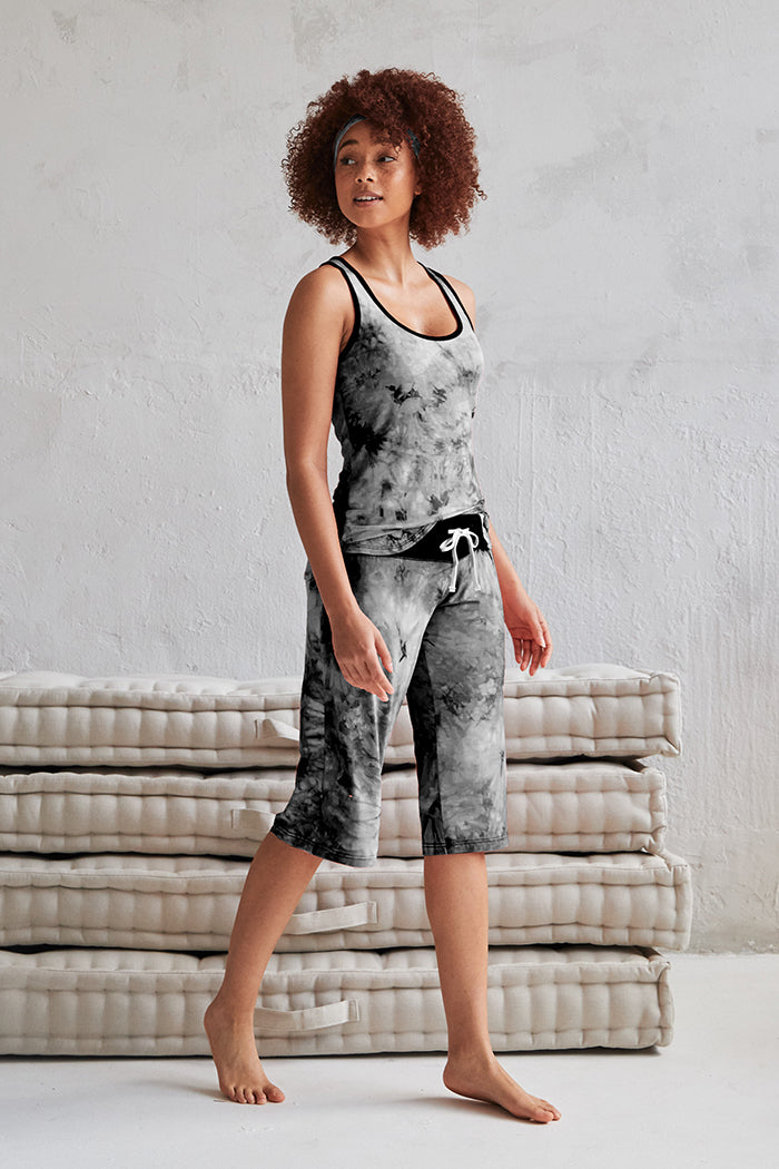 Kiera is 5'9", typically wears a size 2 and is wearing a size small