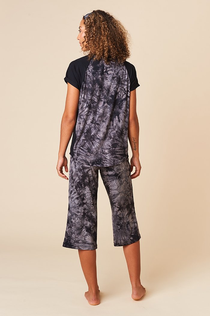 Charlotte is 5'10", typically wears a size 2/4 and is wearing a size small