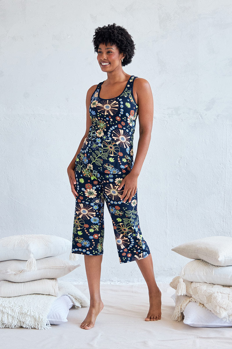 Alex is 5'11", typically wears a size 8/10 and is wearing a size medium