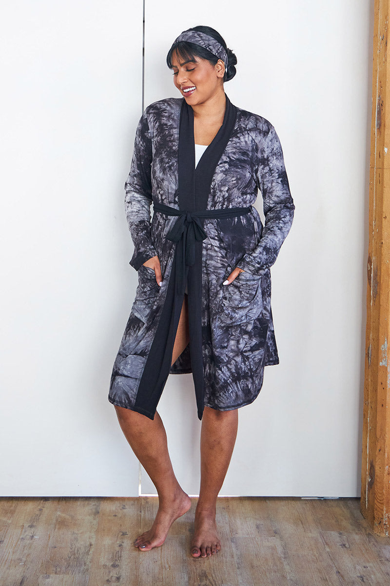 Chin is 5'9", typically wears a size 10/12 and is wearing a size large