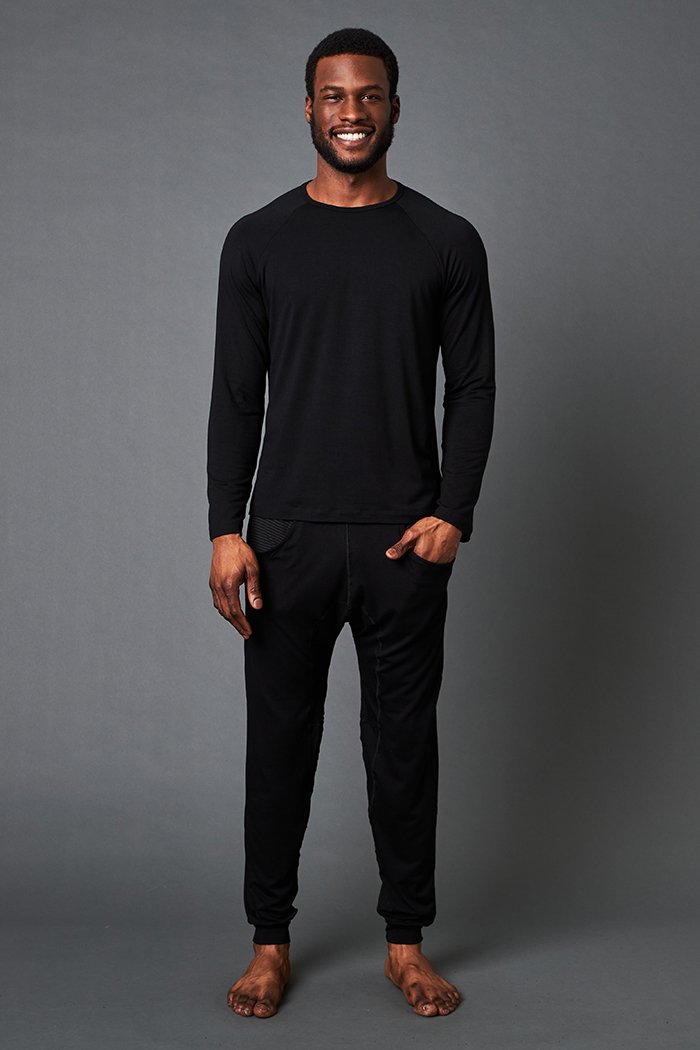 Ugo is 6'3", typically wears a size 33 pant, has a 38" chest and is wearing a size medium