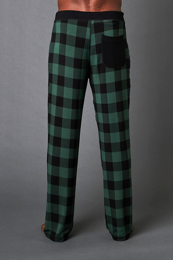 Ugo is 6'3", has a 38" chest and is wearing a size medium