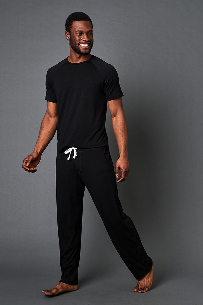 Ugo is 6'3", typically wears a size 33 pant, has a 38" chest and is wearing a size medium