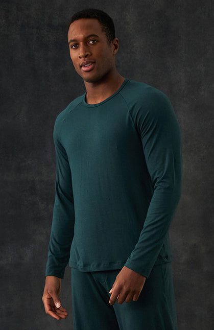 Brendan is 6'0", typically wears a size 32 pant, has a 40" chest and is wearing a size medium