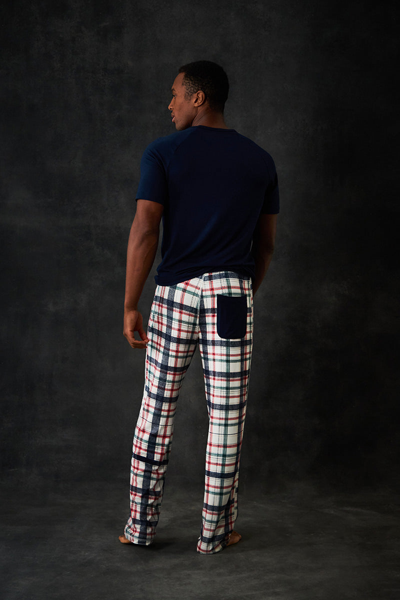 Brendan is 6'0", typically wears a size 32 pant, has a 40" chest and is wearing a size medium