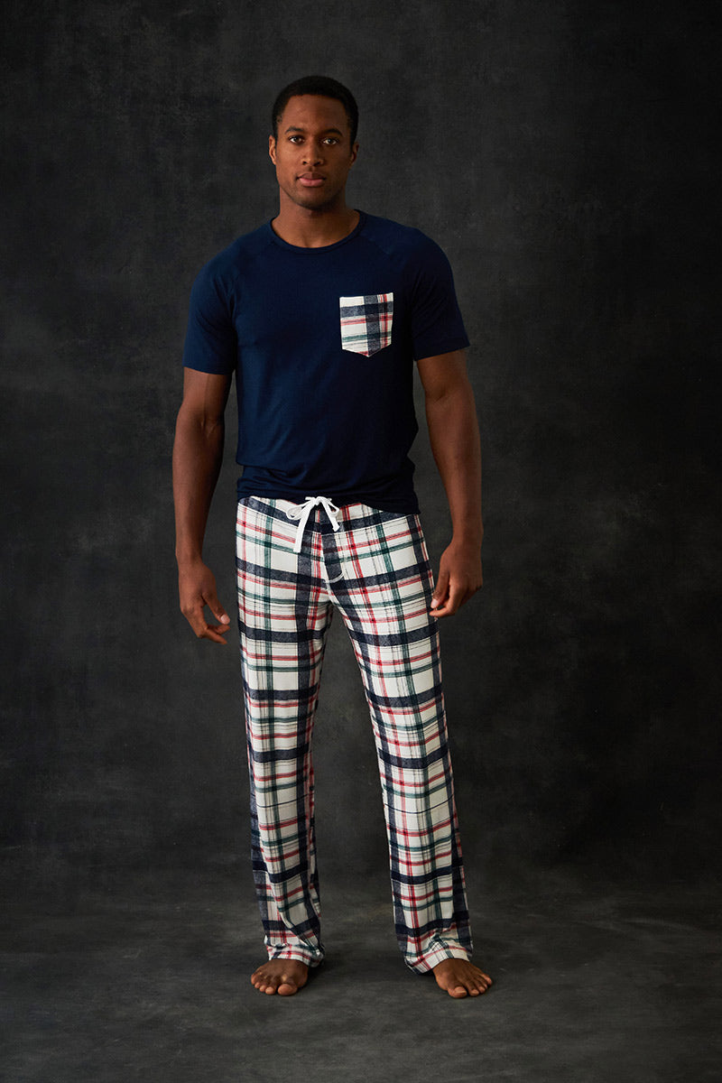 Brendan is 6'0", typically wears a size 32 pant, has a 40" chest and is wearing a size medium