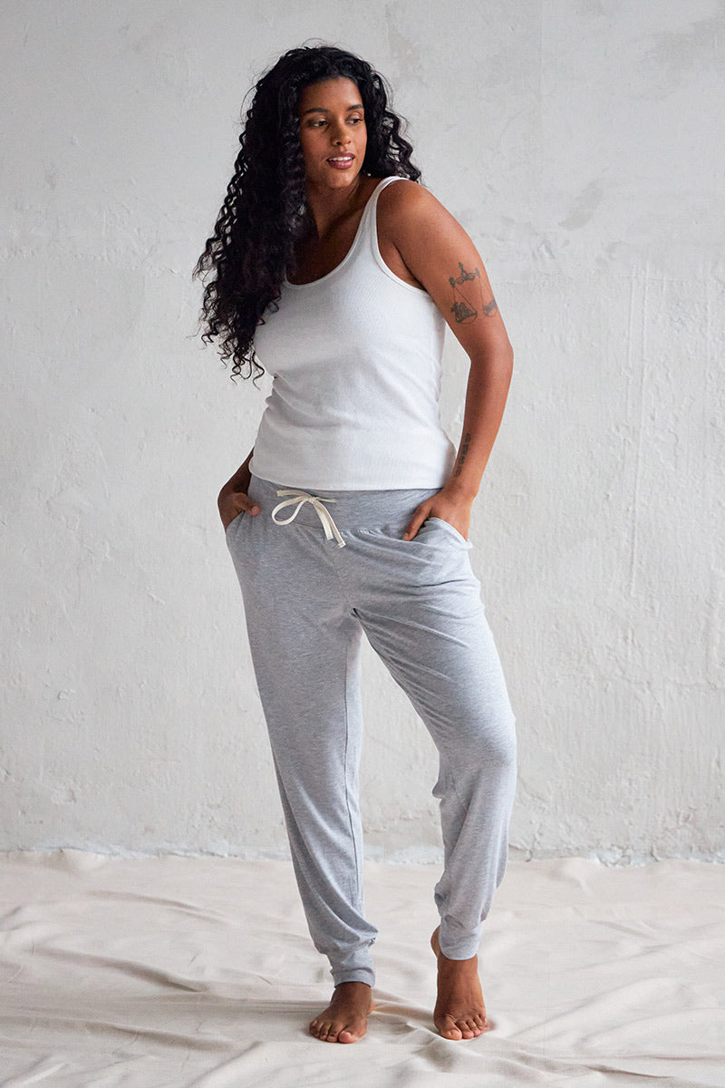 Aishah is 5'7", typically wears a size 6 and is wearing a size medium