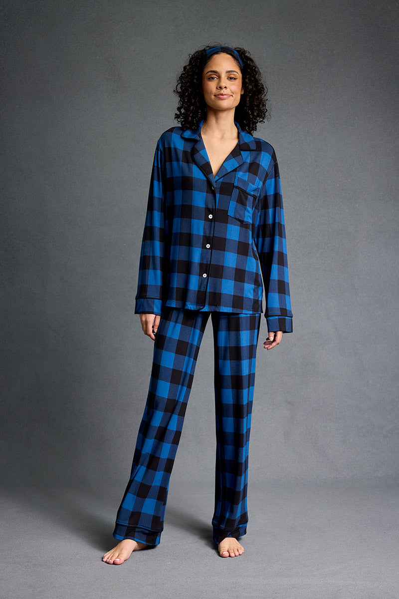 Adia is 5'7", typically wears a size 2 and is wearing a size S