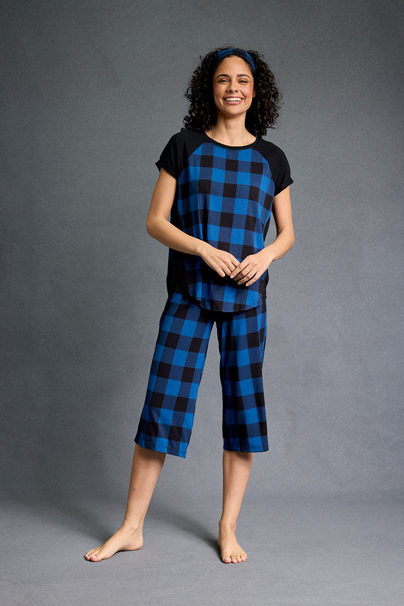 Adia is 5'7", typically wears a size 2 and is wearing a size S