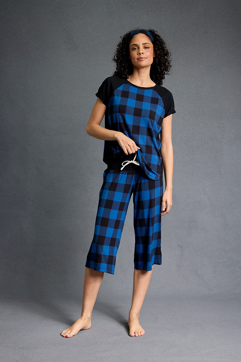 Adia is 5'7", typically wears a size 2 and is wearing a size S