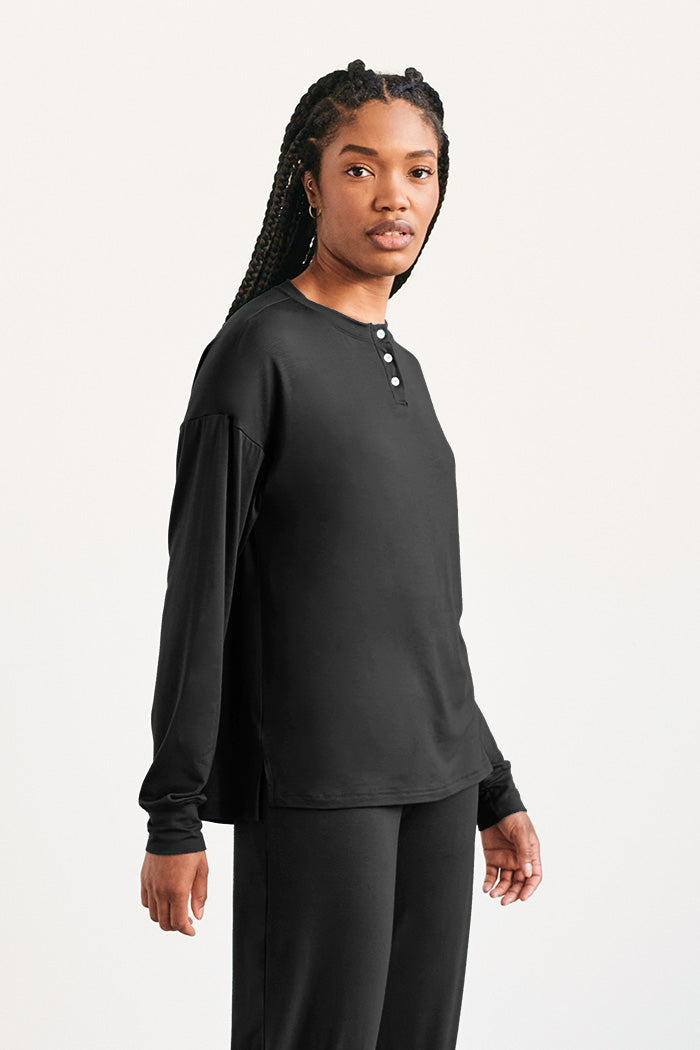 Ruqayyah is 5'9", typically wears a size 2 and is wearing a size small