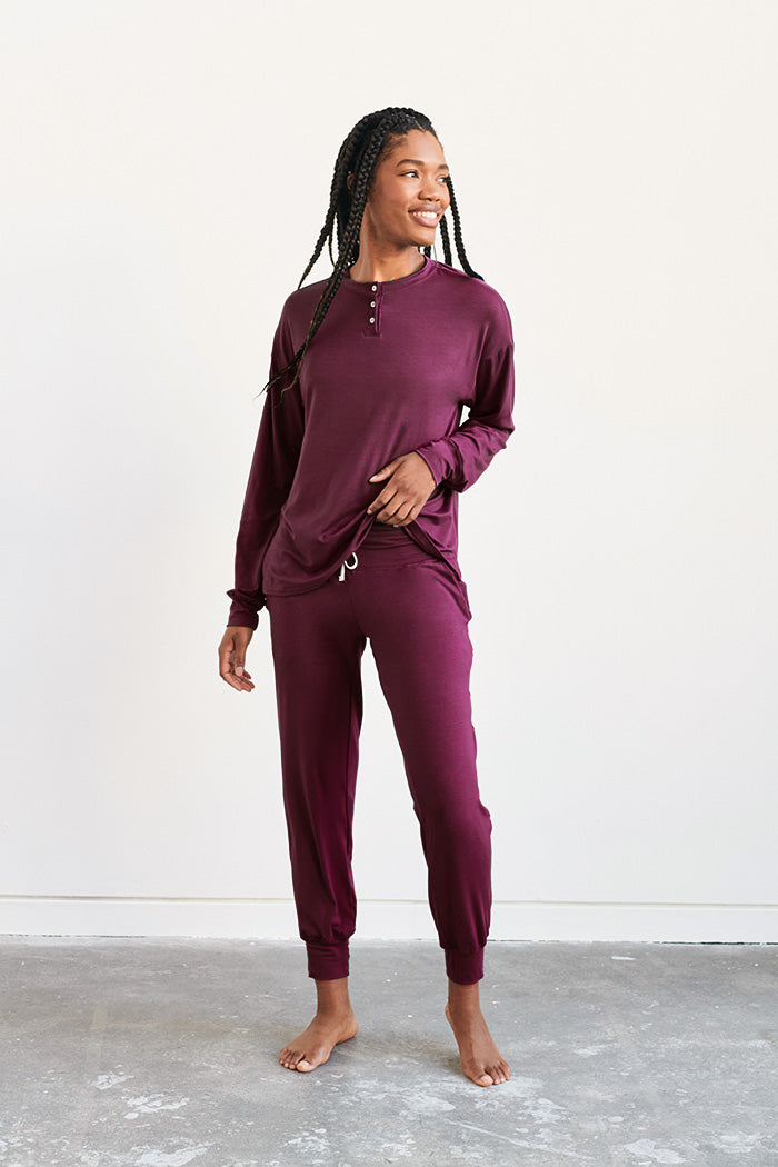 Ruqayyah is 5'9", typically wears a size 2 and is wearing a size small