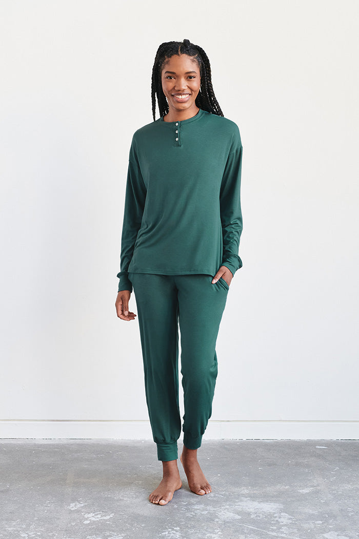 Ruqayyah is 5'9", typically wears a size 2 and is wearing a size small