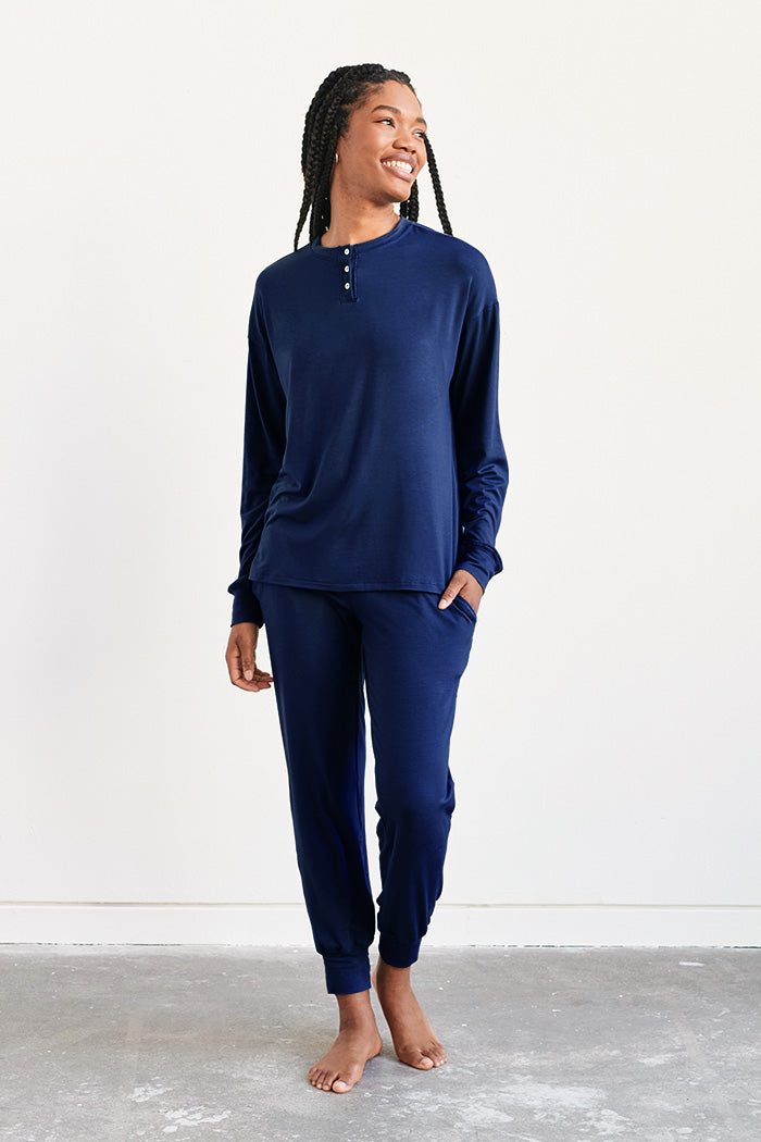Ruqayyah is 5'9", typically wears a size 2 and is wearing a size small