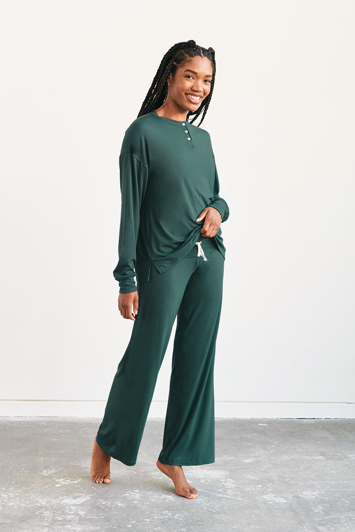 Ruqayyah is 5'9", typically wears a size 2 and is wearing a size small