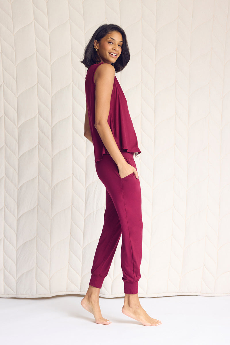 Tsanna is 5'10", typically wears a size 2 and is wearing a size small