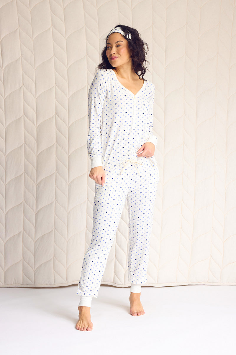 Meriko is 5'9", typically wears a size 6/8 and is wearing a size medium