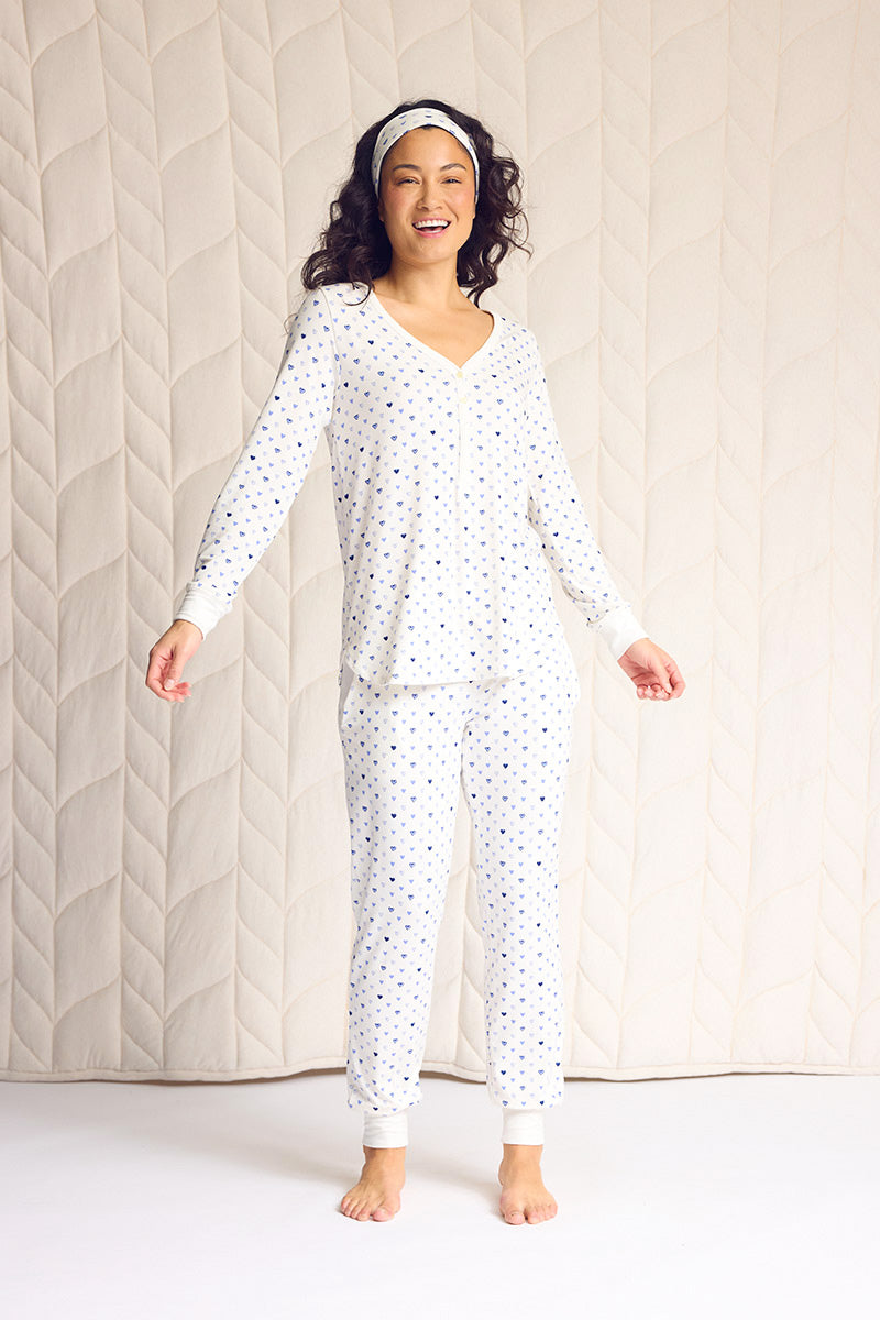 Meriko is 5'9", typically wears a size 6/8 and is wearing a size medium