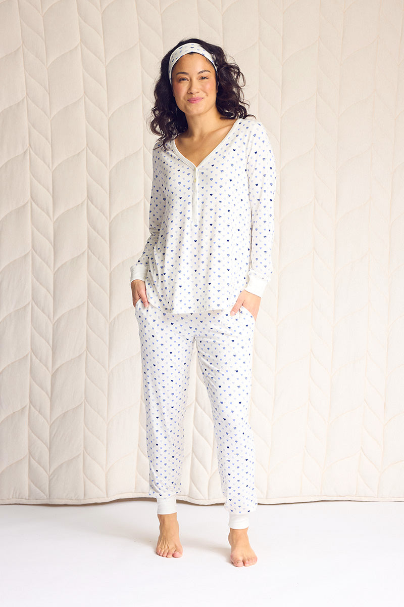 Meriko is 5'9", typically wears a size 6/8 and is wearing a size medium