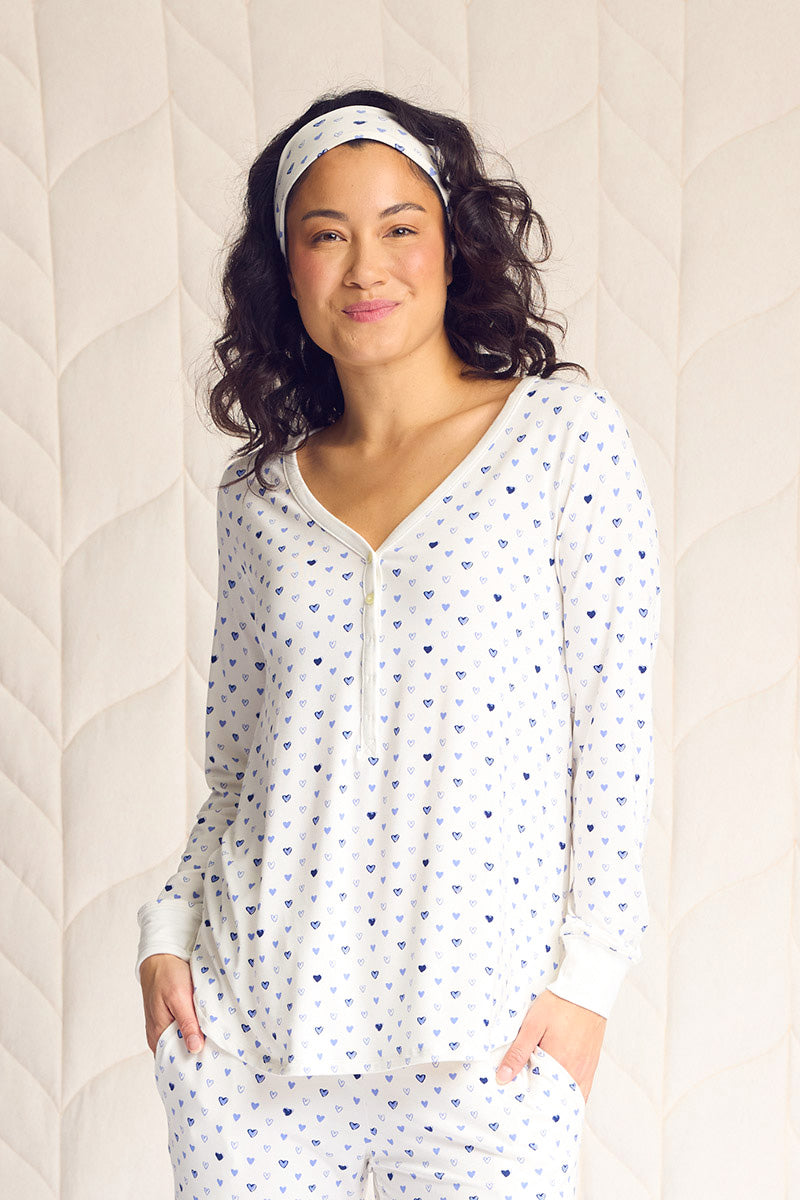 Meriko is 5'9", typically wears a size 6/8 and is wearing a size medium