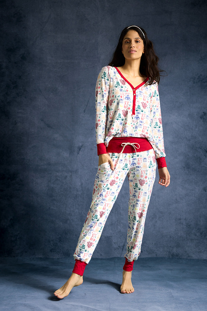 Lynn is 5'8", typically wears a size 2/4 and is wearing a size S
