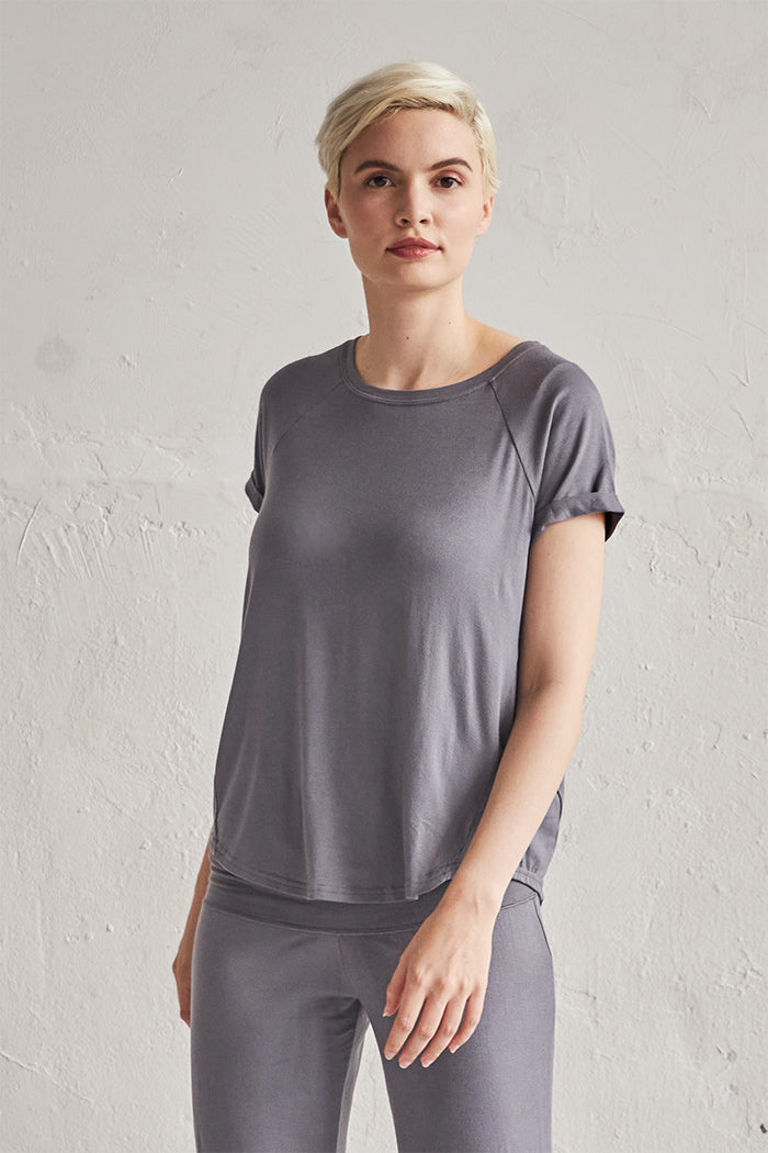 Claire is 5'9", typically wears a size 4 and is wearing a size small