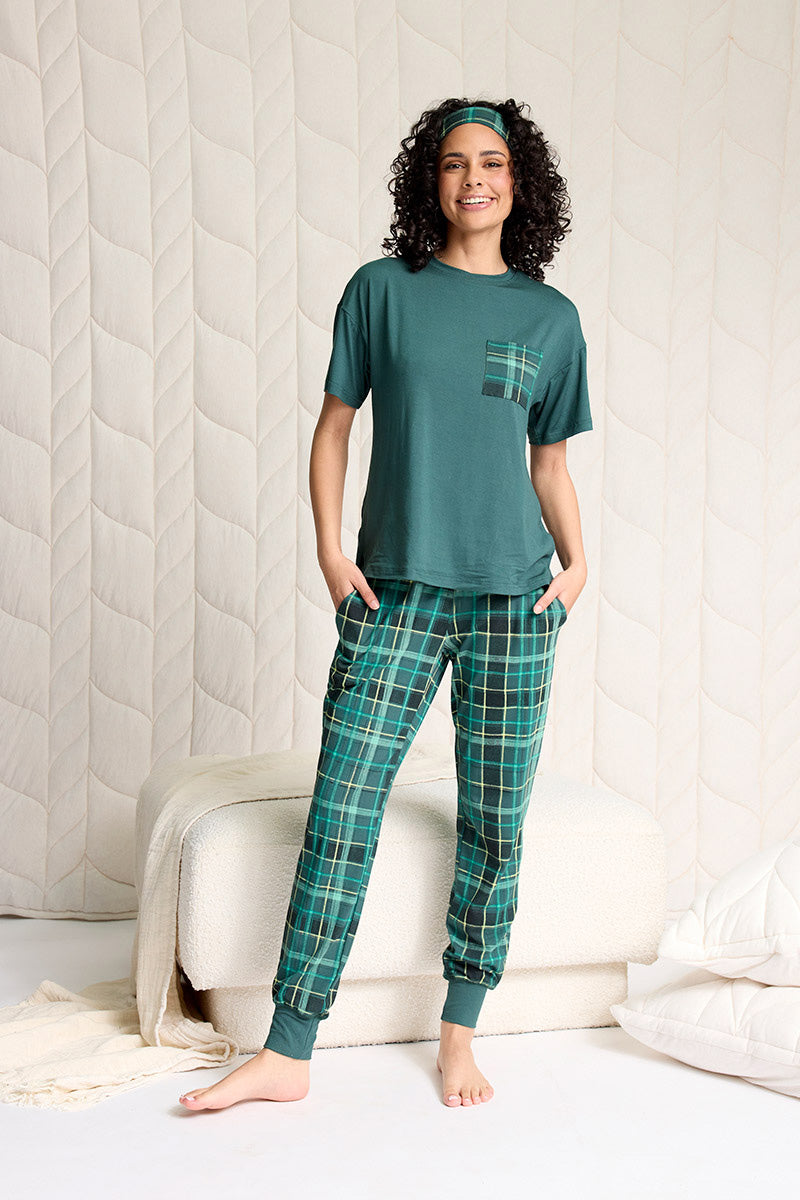 Adia is 5'7", typically wears a size 2 and is wearing a size S