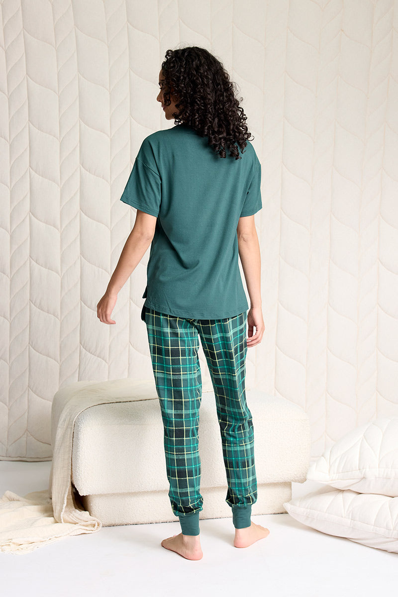 Adia is 5'7", typically wears a size 2 and is wearing a size S