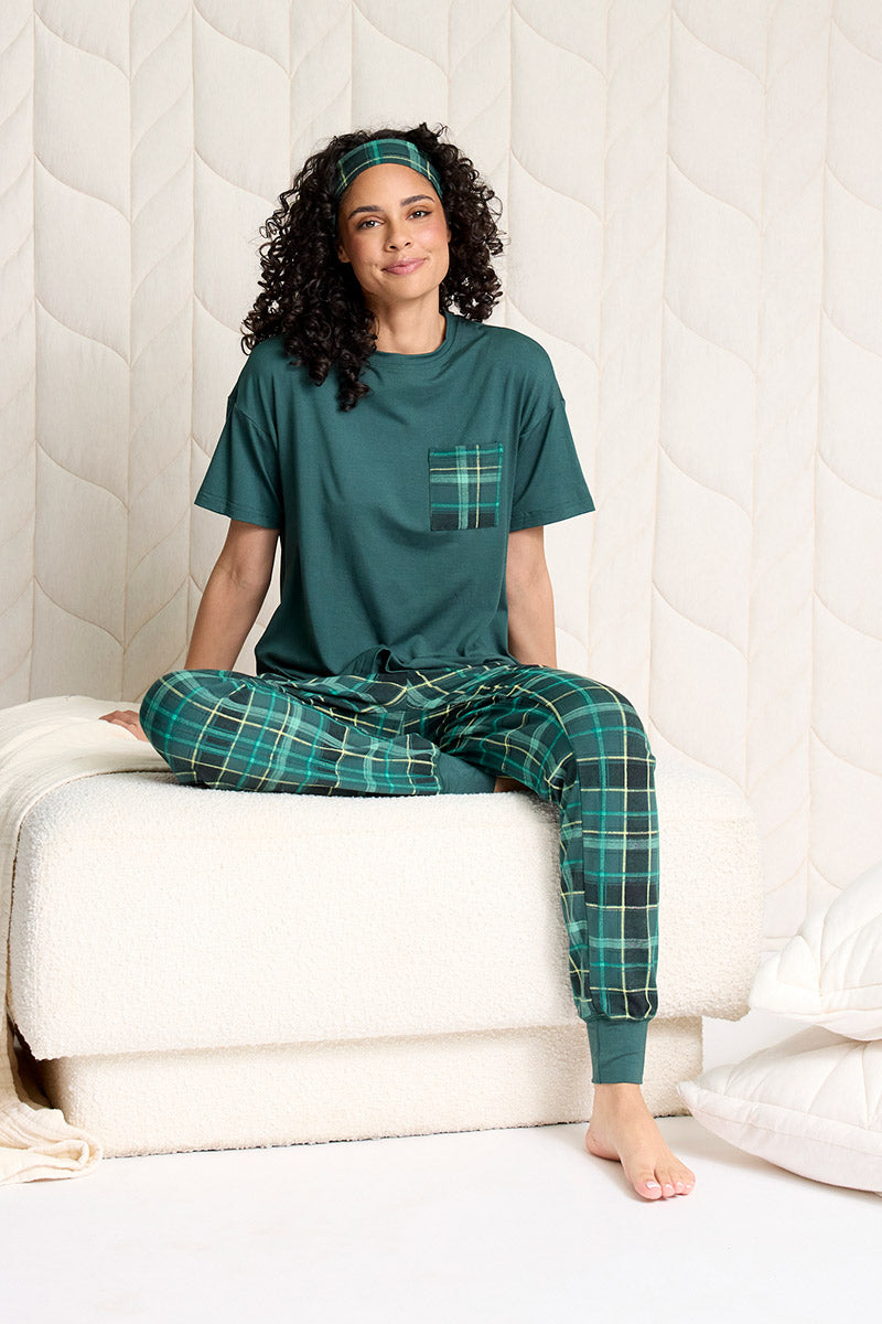 Adia is 5'7", typically wears a size 2 and is wearing a size S