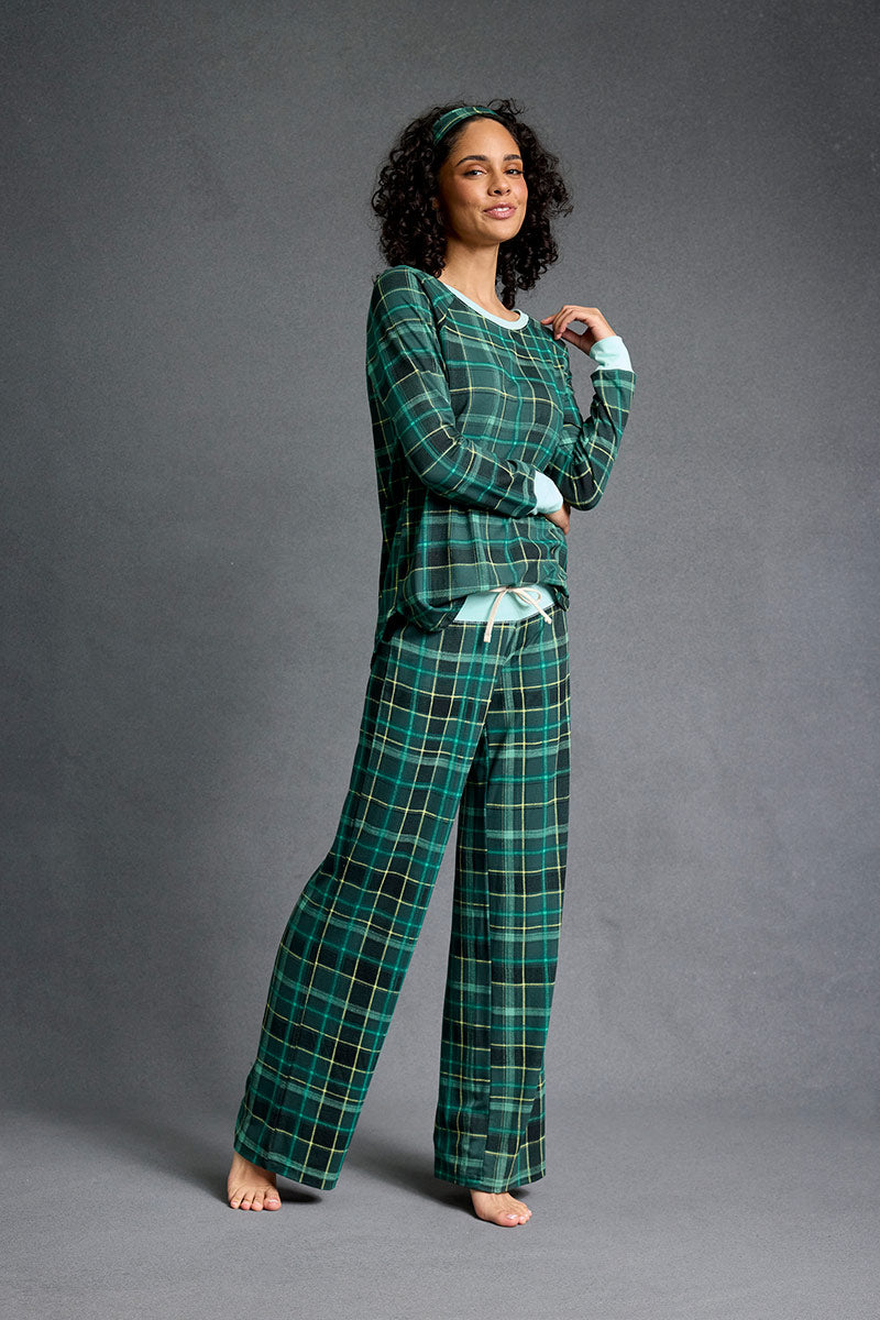 Adia is 5'7", typically wears a size 2 and is wearing a size S