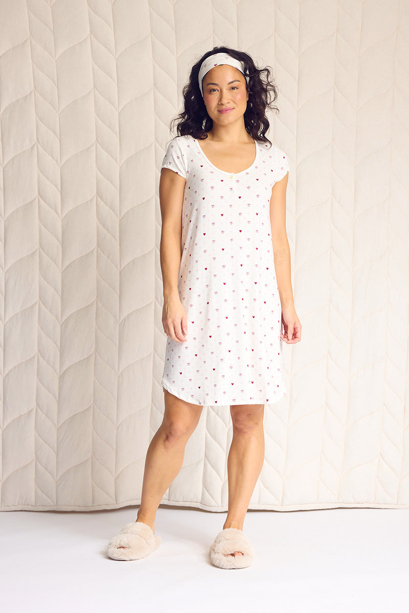 Meriko is 5'9", typically wears a size 6/8 and is wearing a size medium