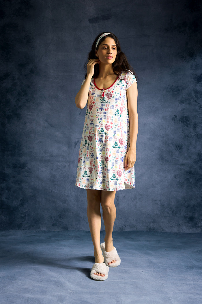 Lynn is 5'8", typically wears a size 2/4 and is wearing a size S