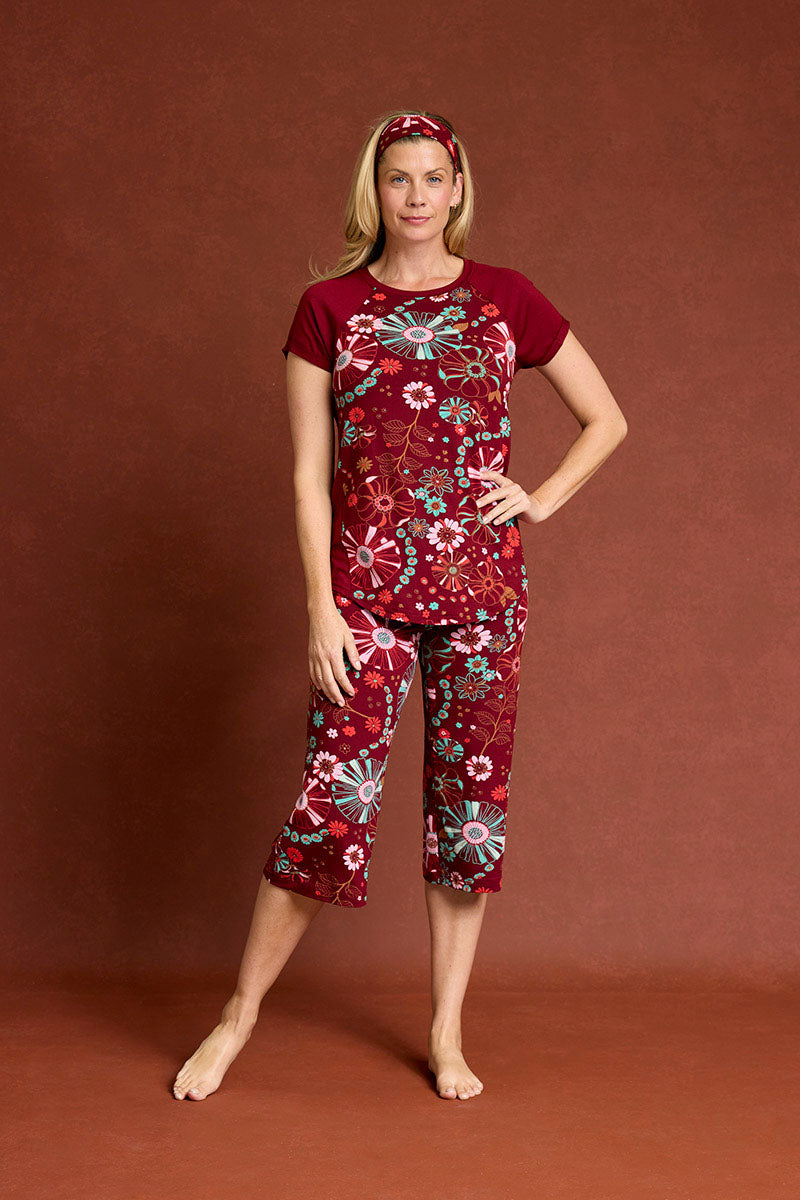 Amber is 5'9", typically wears a size 6/8 and is wearing a size M