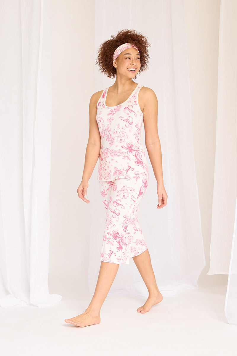 Kiera is 5'9", typically wears a size 4/l6 and is wearing a size small