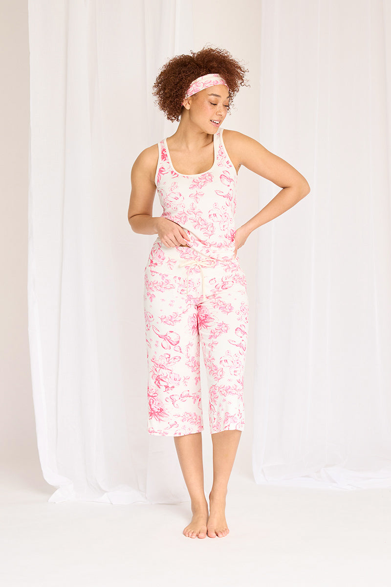 Kiera is 5'9", typically wears a size 4/l6 and is wearing a size small