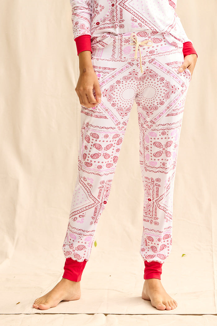 Natasha is 5'10", typically wears a size 4 and is wearing a size small