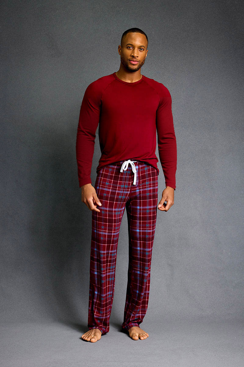 Brendan is 6'0", typically wears a size 32 pant, has a 40" chest and is wearing a size M