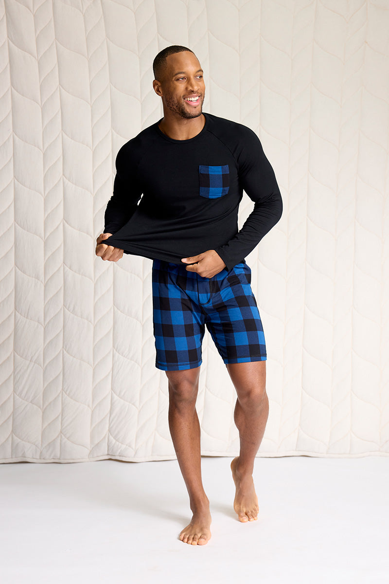 Brendan is 6'0", typically wears a size 32 pant, has a 40" chest and is wearing a size M