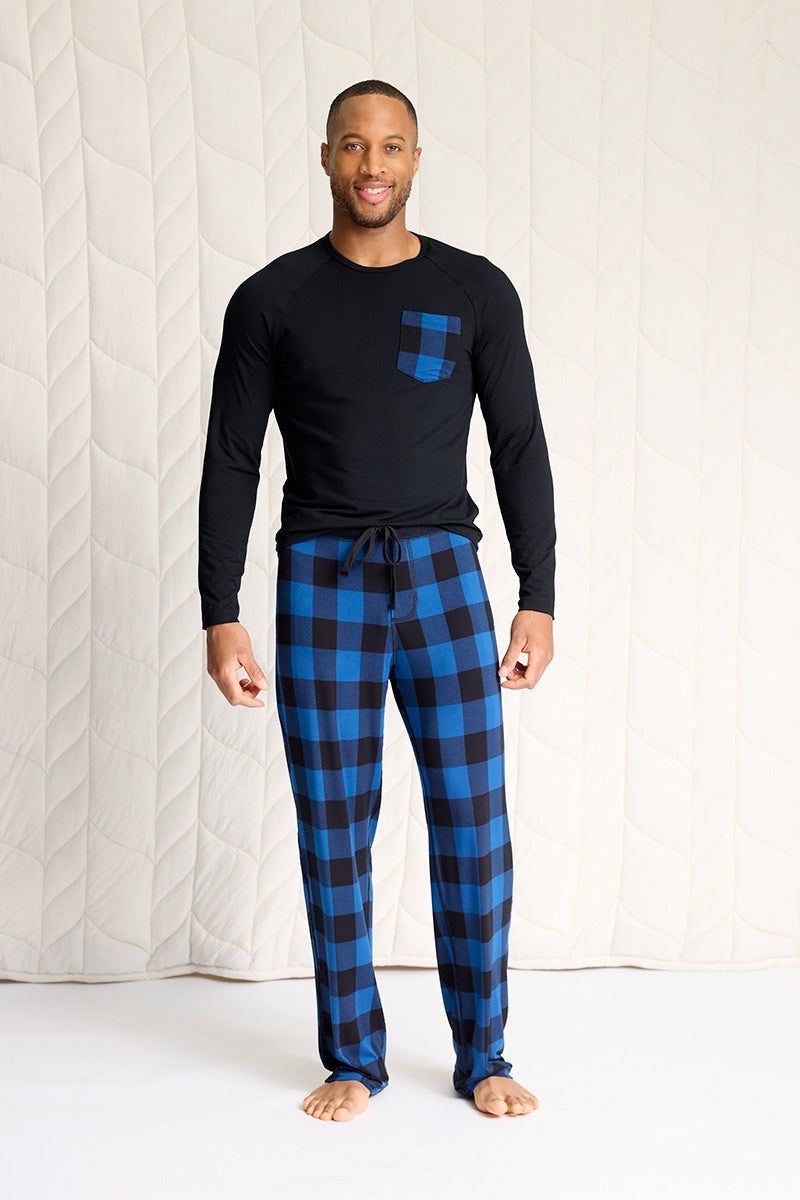 Brendan is 6'0", typically wears a size 32 pant, has a 40" chest and is wearing a size M