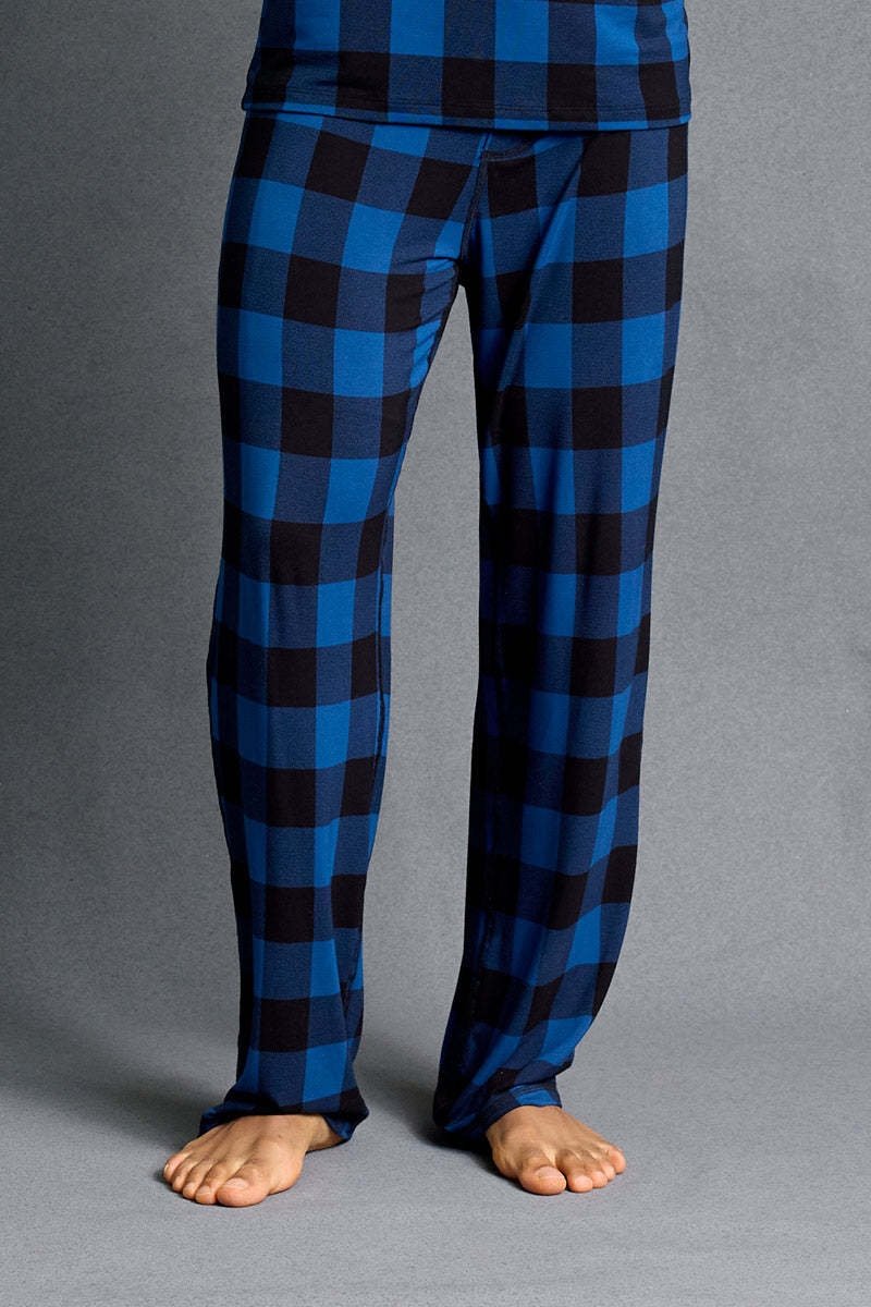 Brendan is 6'0", typically wears a size 32 pant, has a 40" chest and is wearing a size M