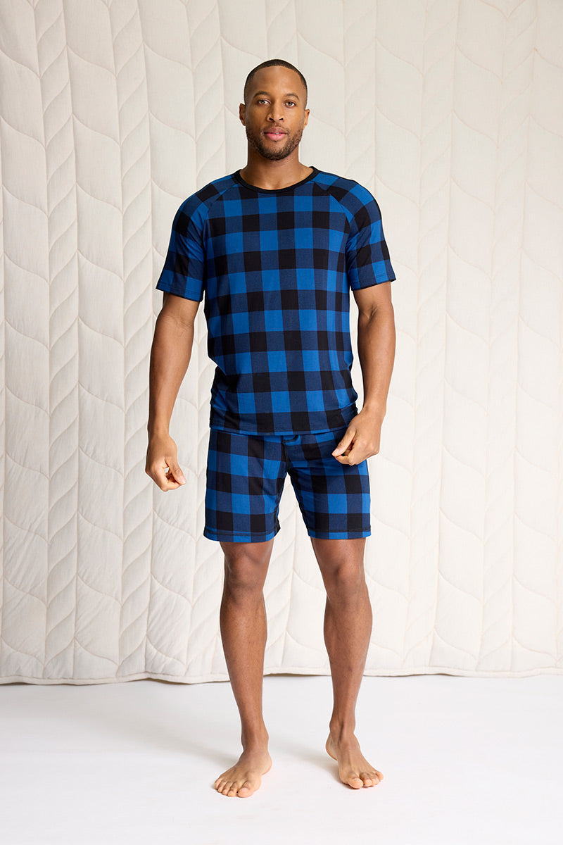 Brendan is 6'0", typically wears a size 32 pant, has a 40" chest and is wearing a size M