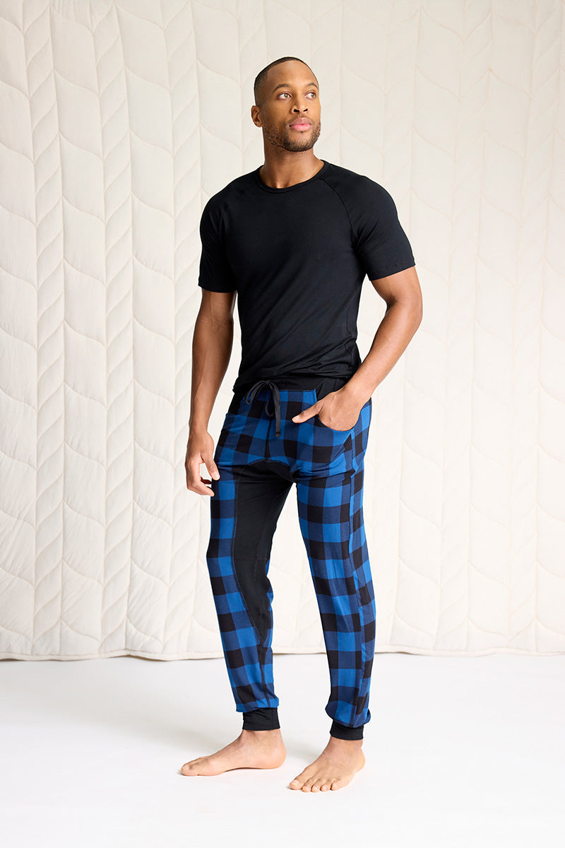 Brendan is 6'0", typically wears a size 32 pant, has a 40" chest and is wearing a size M