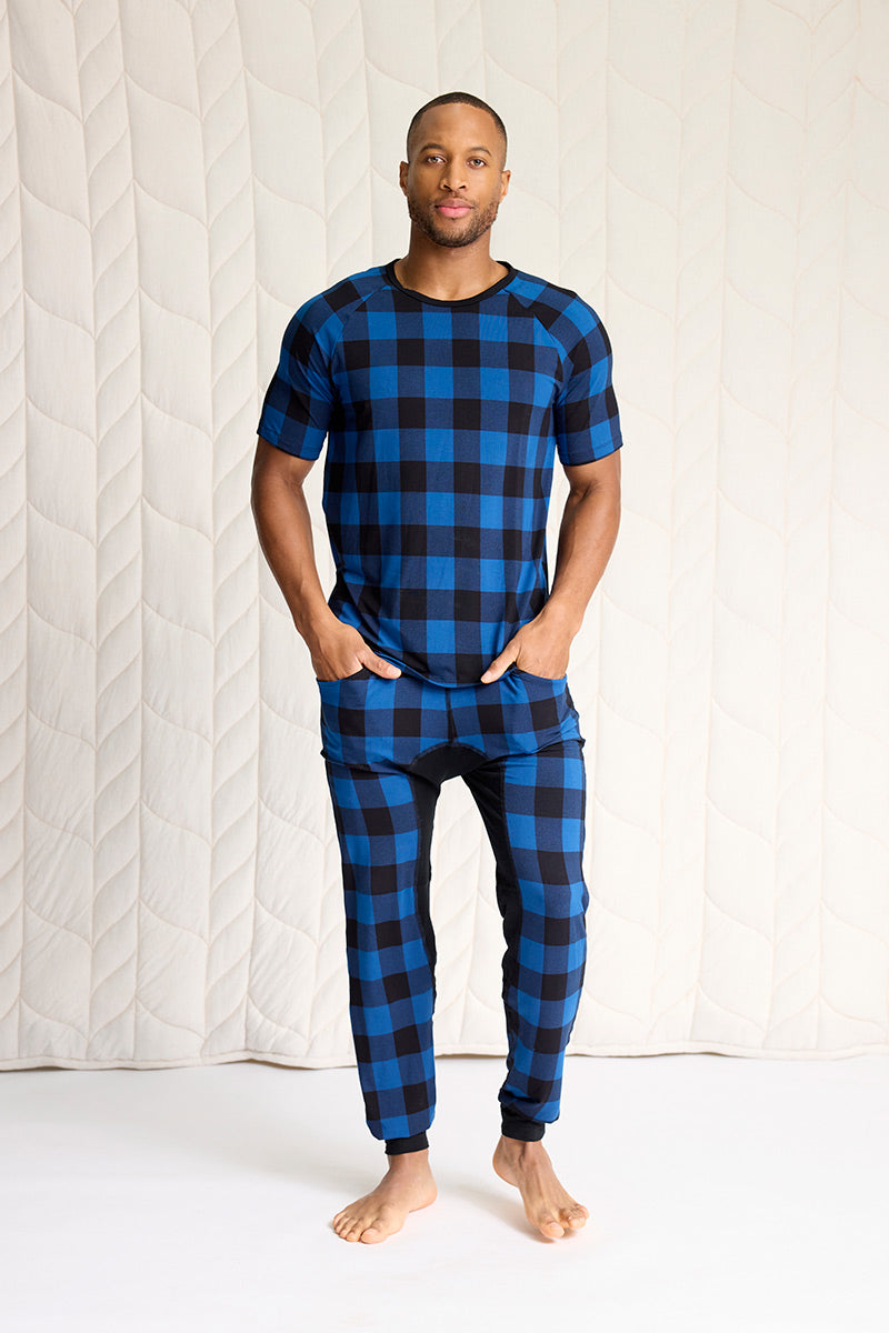 Brendan is 6'0", typically wears a size 32 pant, has a 40" chest and is wearing a size M