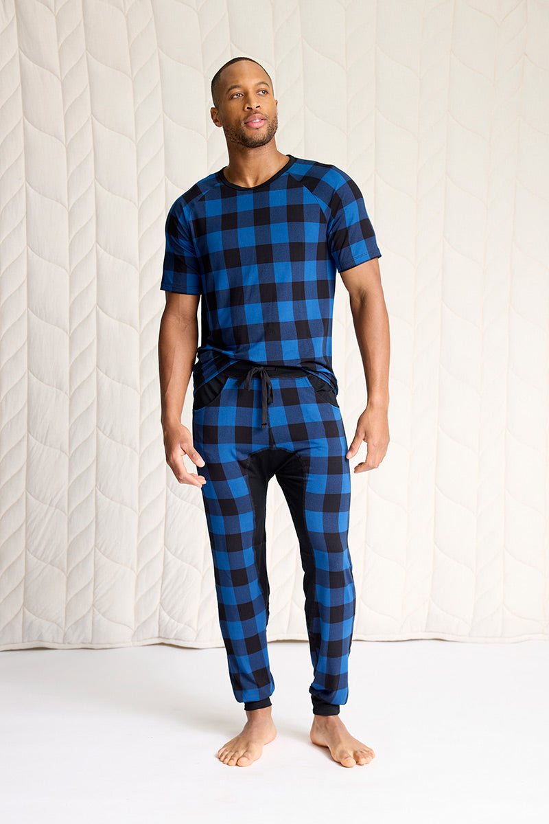 Brendan is 6'0", typically wears a size 32 pant, has a 40" chest and is wearing a size M